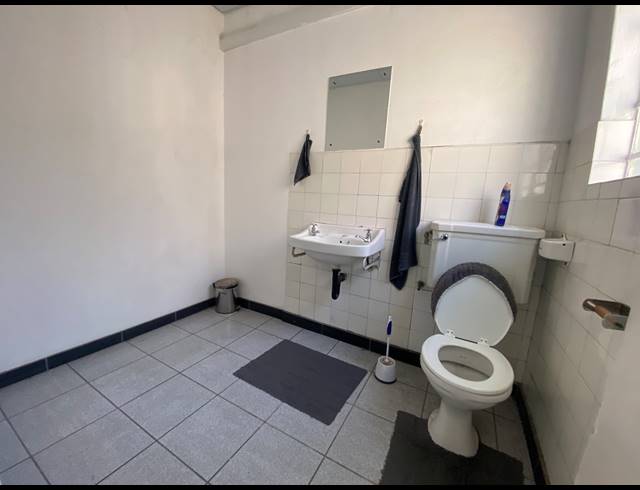 73M² OFFICE TO LET IN PAARDEN EILAND